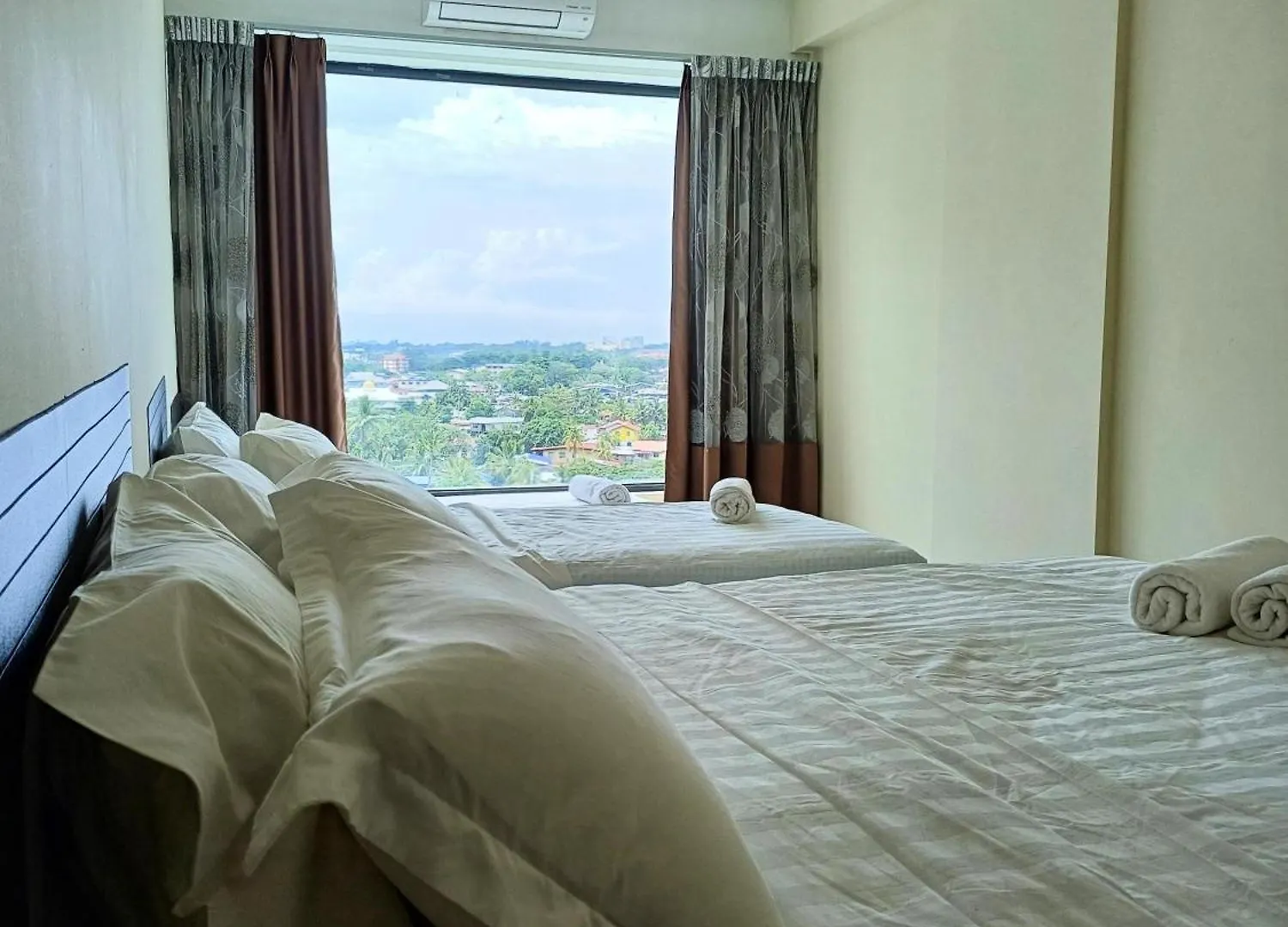 Apartment Sky Suites 2Br 2 Baths With Parking Kampong Sembulan